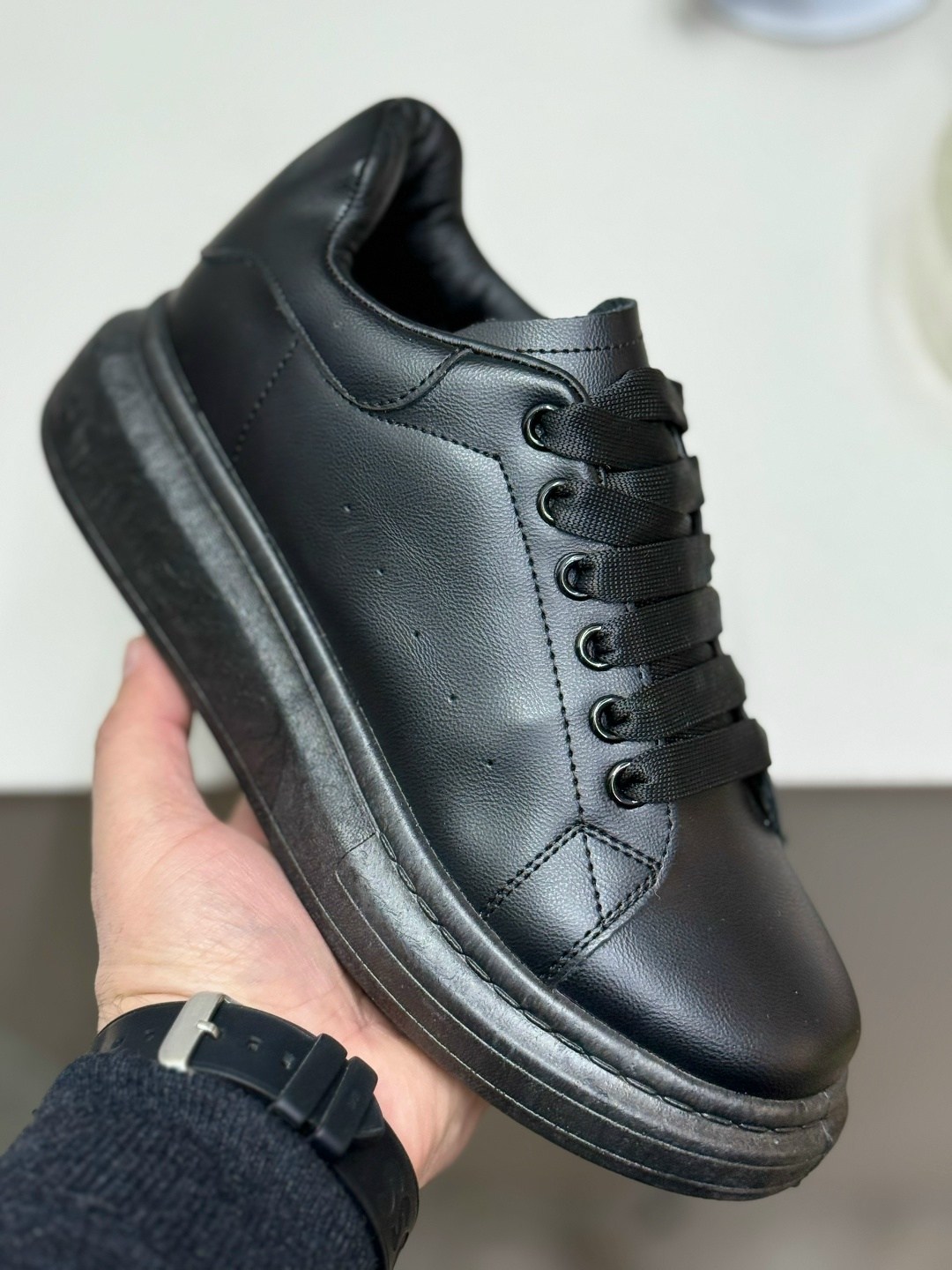 кроссовки alexander mcqueen,alexander mcqueen white/black кроссовки,кроссовки женские alexander mcqueen,кроссовки alexander mcqueen белые, alexander mcqueen женские кроссовки