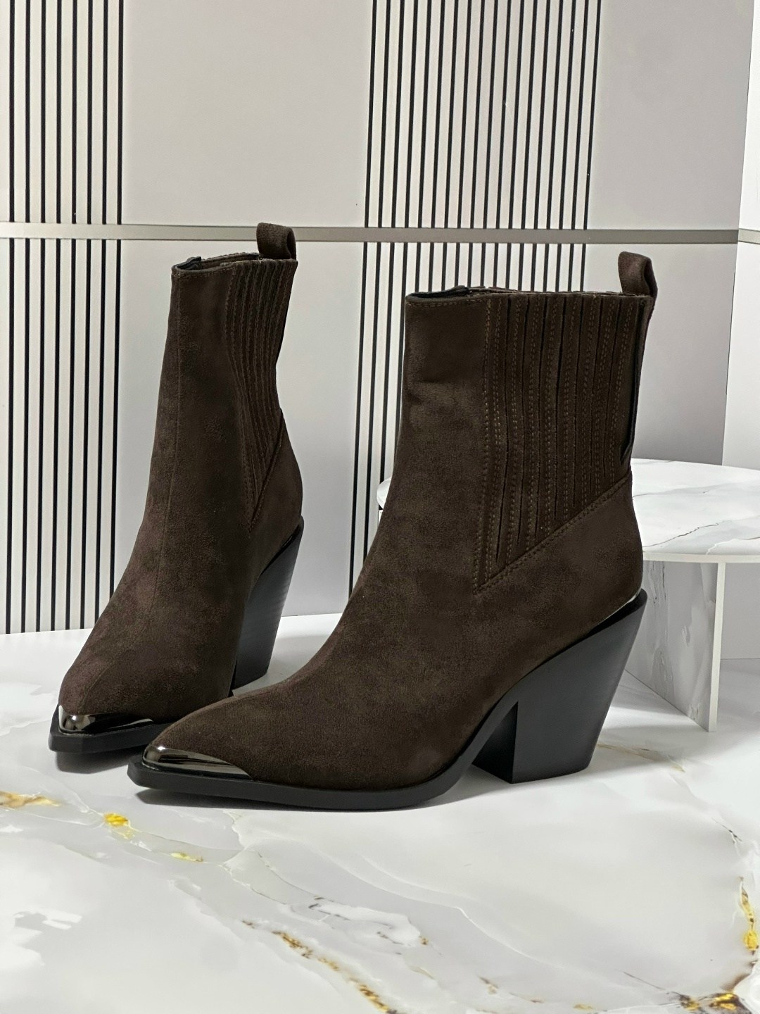 ,казаки замшевые эконика, женская,казаки женские,полусапоги