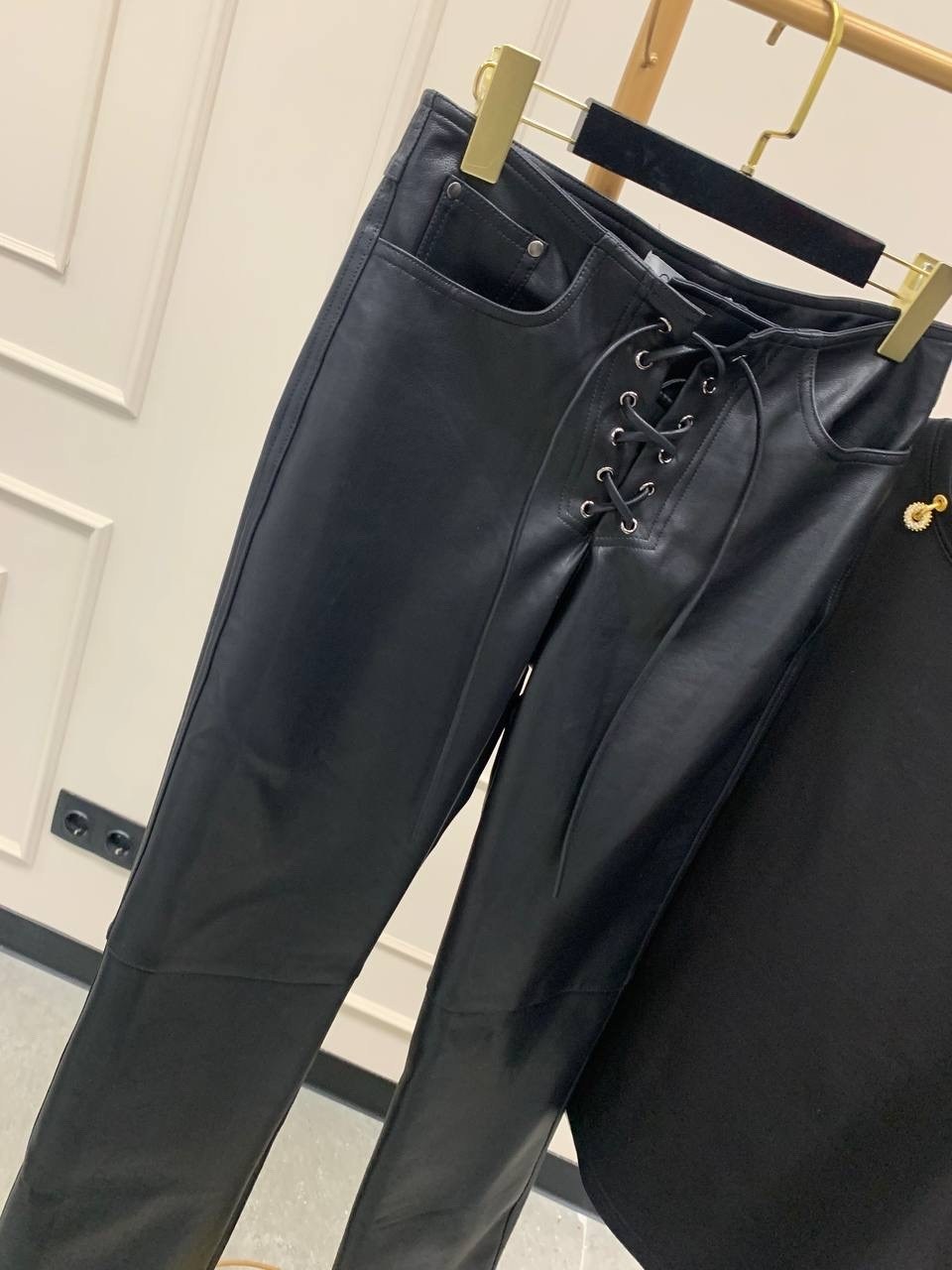 кожаные женские брюки,брюки кожаные,модные кожаные брюки,кожаные штаны,брюки из экокожи