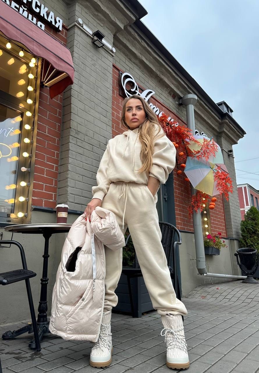 костюм на флисе,спортивный теплый костюм,спортивный костюм,спортивный костюм на флисе,miu miu женский бежевый костюм тройка