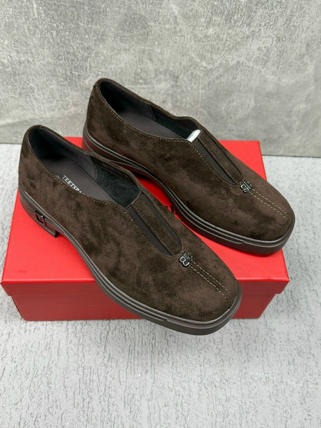 ,женская ,модные лоферы,лоферы замшевые,cesare paciotti замшевые туфли