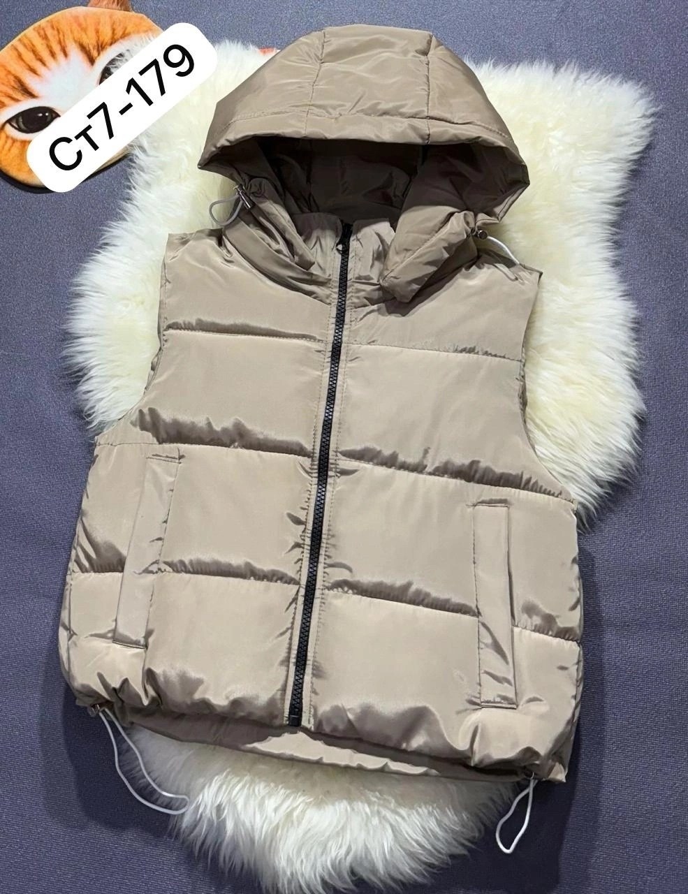 демисезонная жилетка,жилетка весенняя,жилетка женская,жилет,жилет утепленные демисезонный