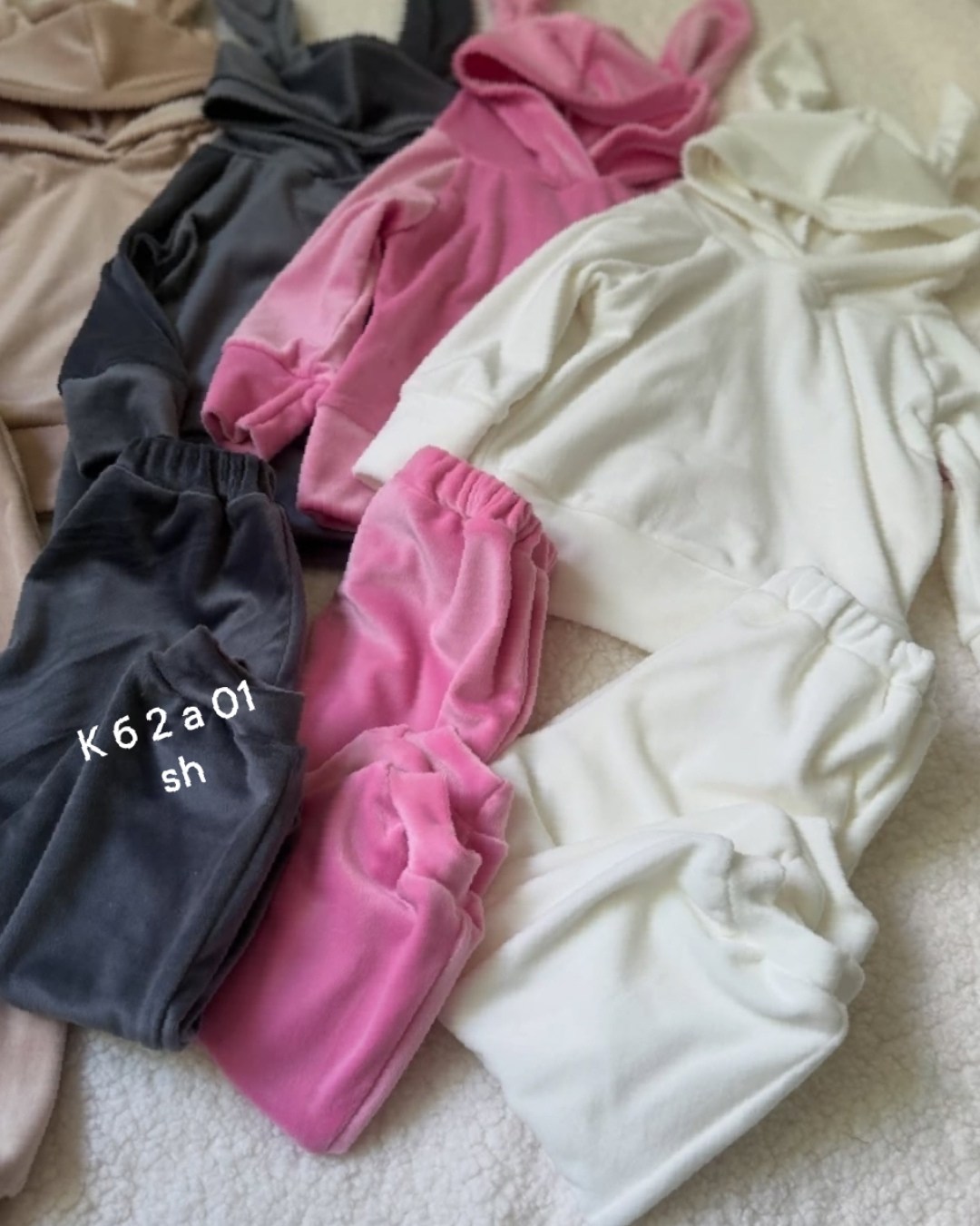 детские костюмы,костюм для девочек,костюм с ушками,костюм спортивный,костюм