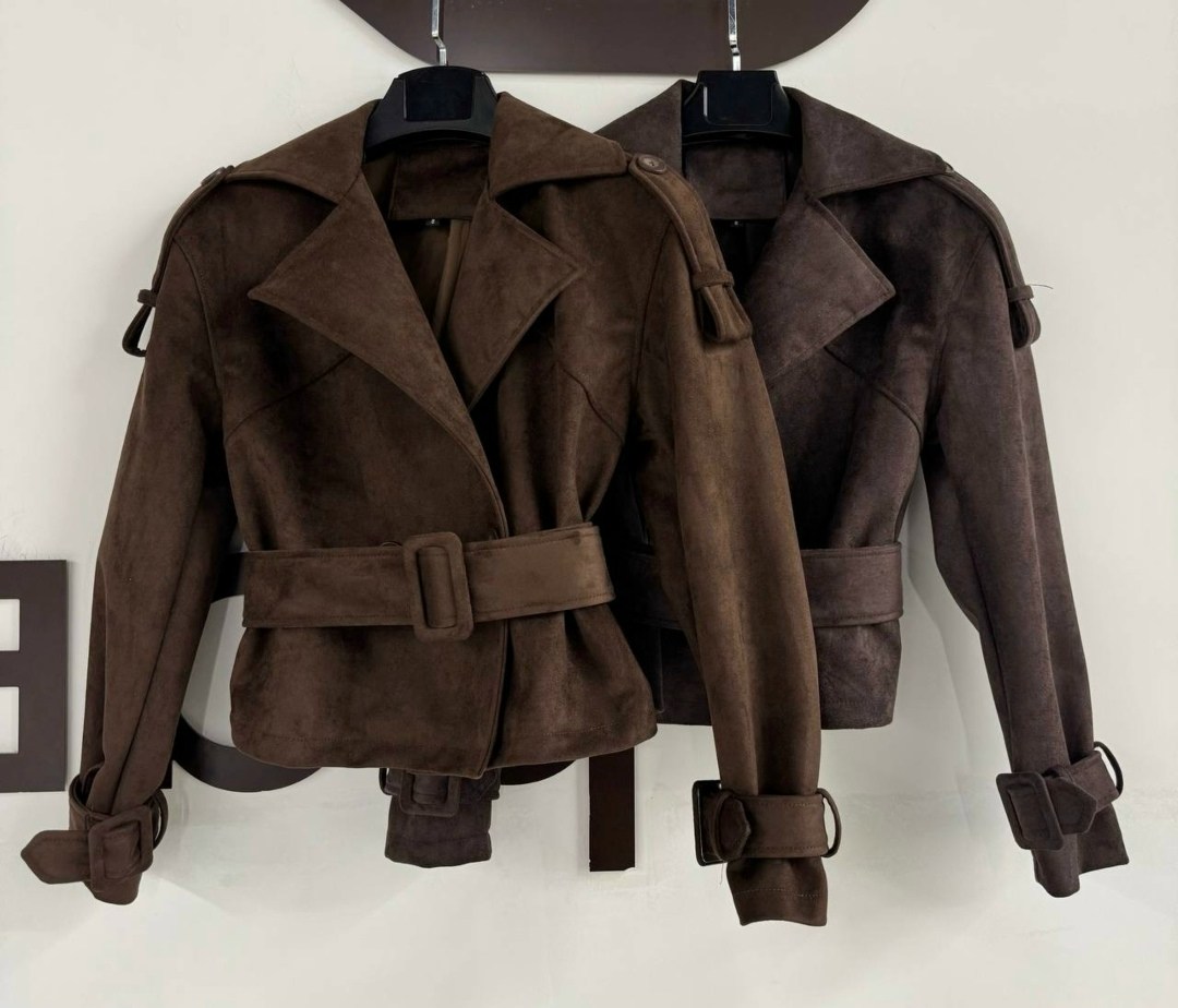 замшевые куртки,куртка косуха замшевая коричневая с поясом tadari,классическая коричневая замшевая женская куртка с поясом,кожаная куртка,куртка замшевая женская