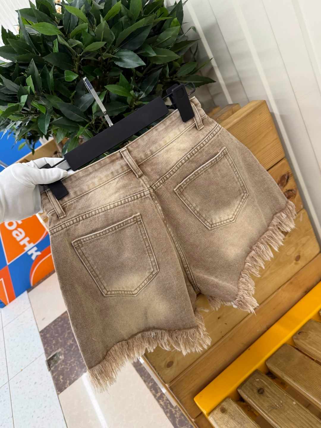 женские шорты,джинсовые шорты,женские шорты джинсовые,джинсовые шорты с бахромой,женские джинсовые шорты с кисточками