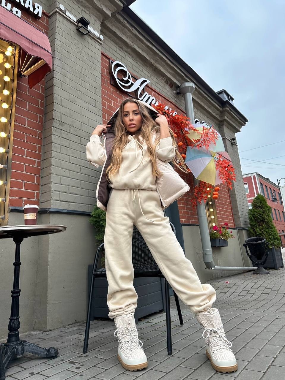 костюм на флисе,спортивный теплый костюм,спортивный костюм,спортивный костюм на флисе,miu miu женский бежевый костюм тройка