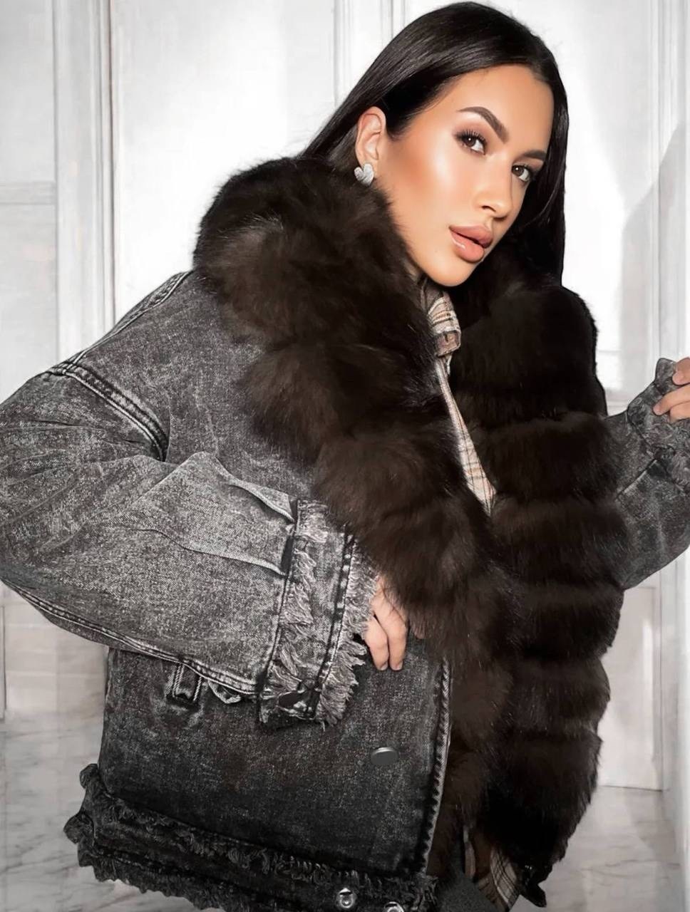 джинсовая куртка с мехом,утепленная джинсовка с воротником из натурального меха,утепленная джинсовая куртка с воротником из натурального меха,утепленная джинсовка с поясом и натуральным мехом,утепленн