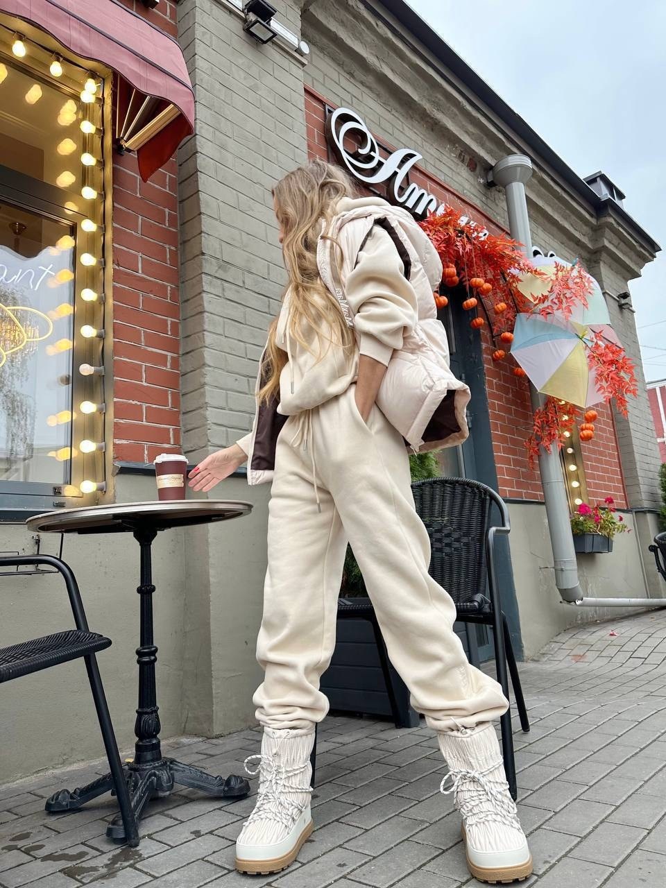 костюм на флисе,спортивный теплый костюм,спортивный костюм,спортивный костюм на флисе,miu miu женский бежевый костюм тройка