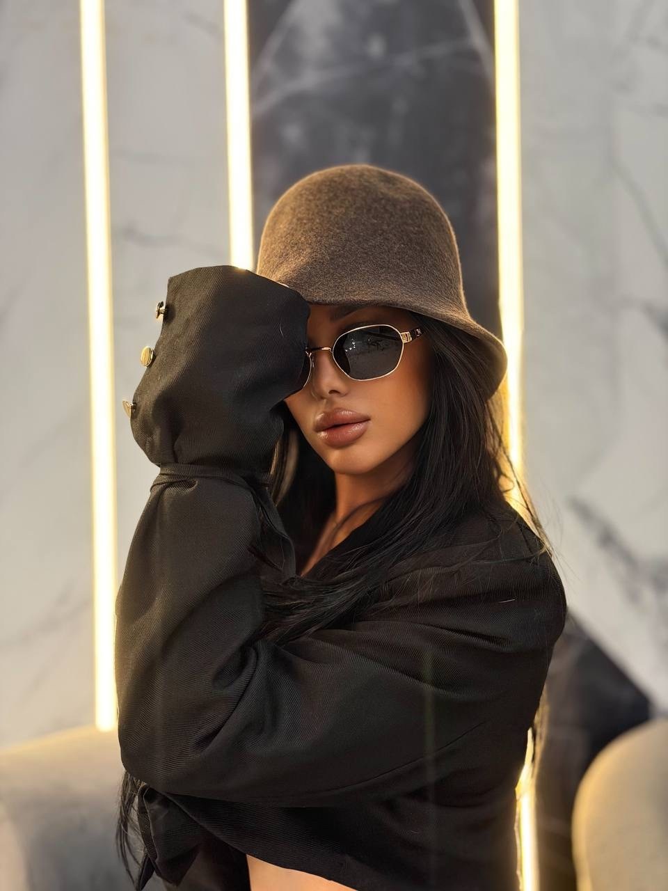 стильная одежда,летние головные уборы,женщина красивая,модный шопинг