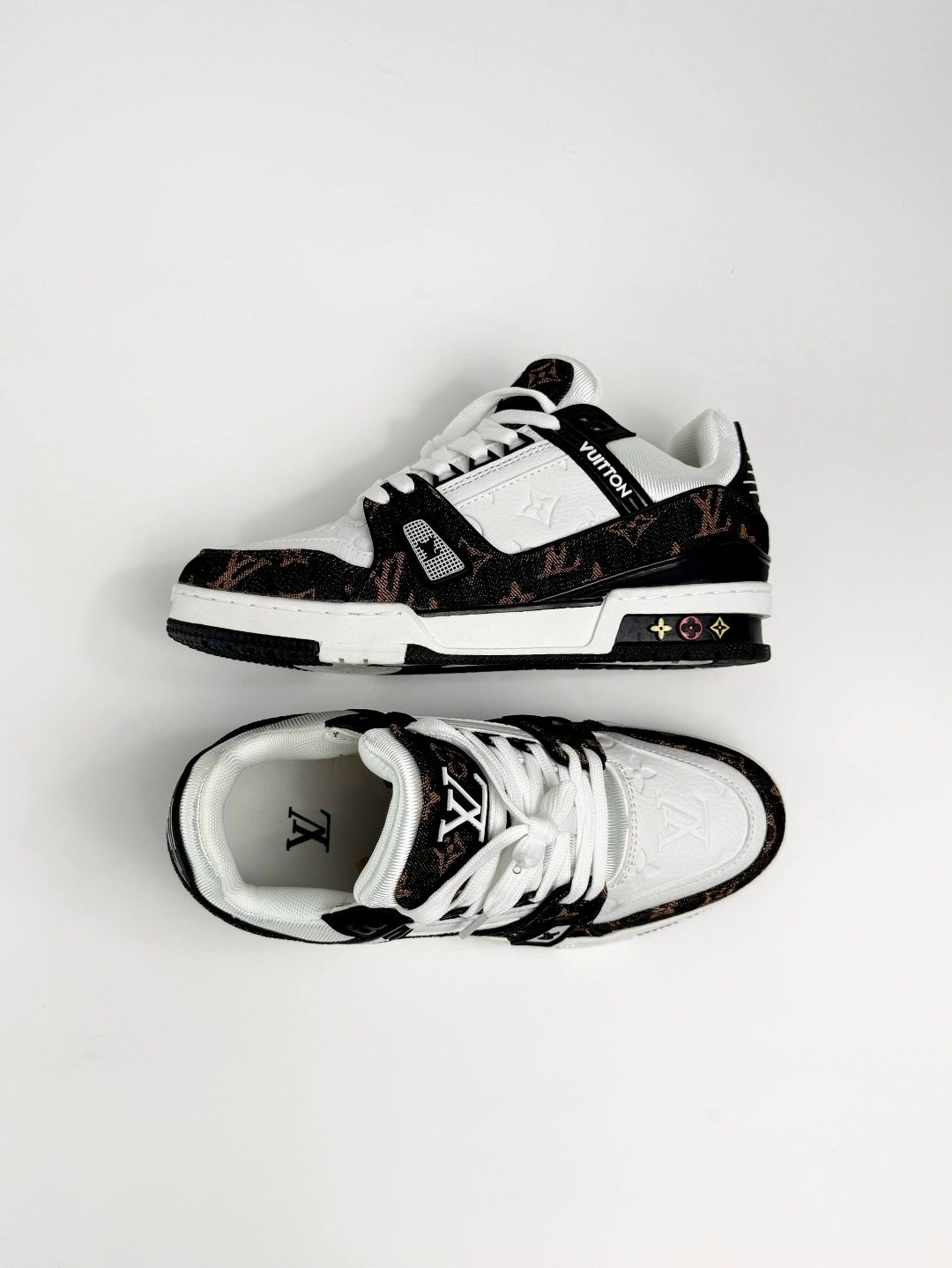 кроссовки louis vuitton trainer,кроссовки louis vuitton,кроссовки луи виттон,мужские кожаные кроссовки louis vuitton trainer белые с черным,кроссовки луи виттон женские