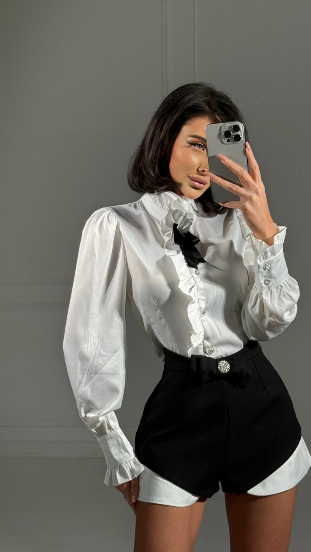 атласная блузка с рюшами,блузка женская,белая рубашка женская,блузка с жабо,белая блузка с жабо