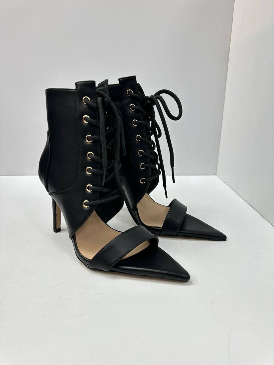 ботильоны женские,ботильоны на шнуровке,ботильоны высокие,женская ,ботильоны на шпильках
