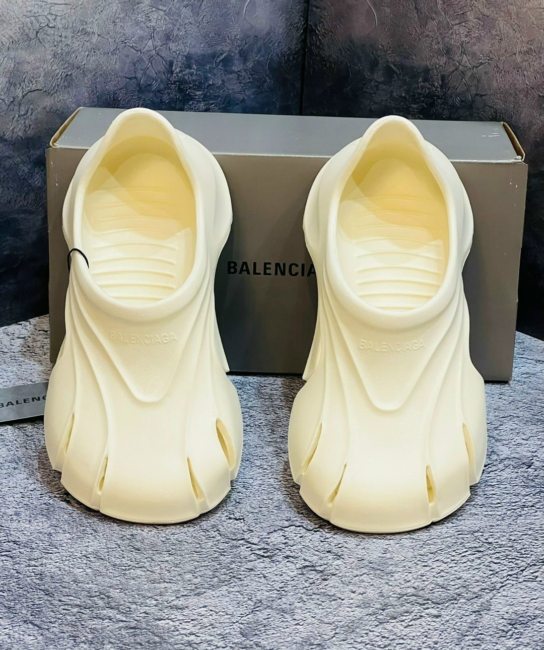 шлепанцы баленсиага,шлепанцы balenciaga,шлепки баленсиага,сланцы баленсиага,тапки баленсиага