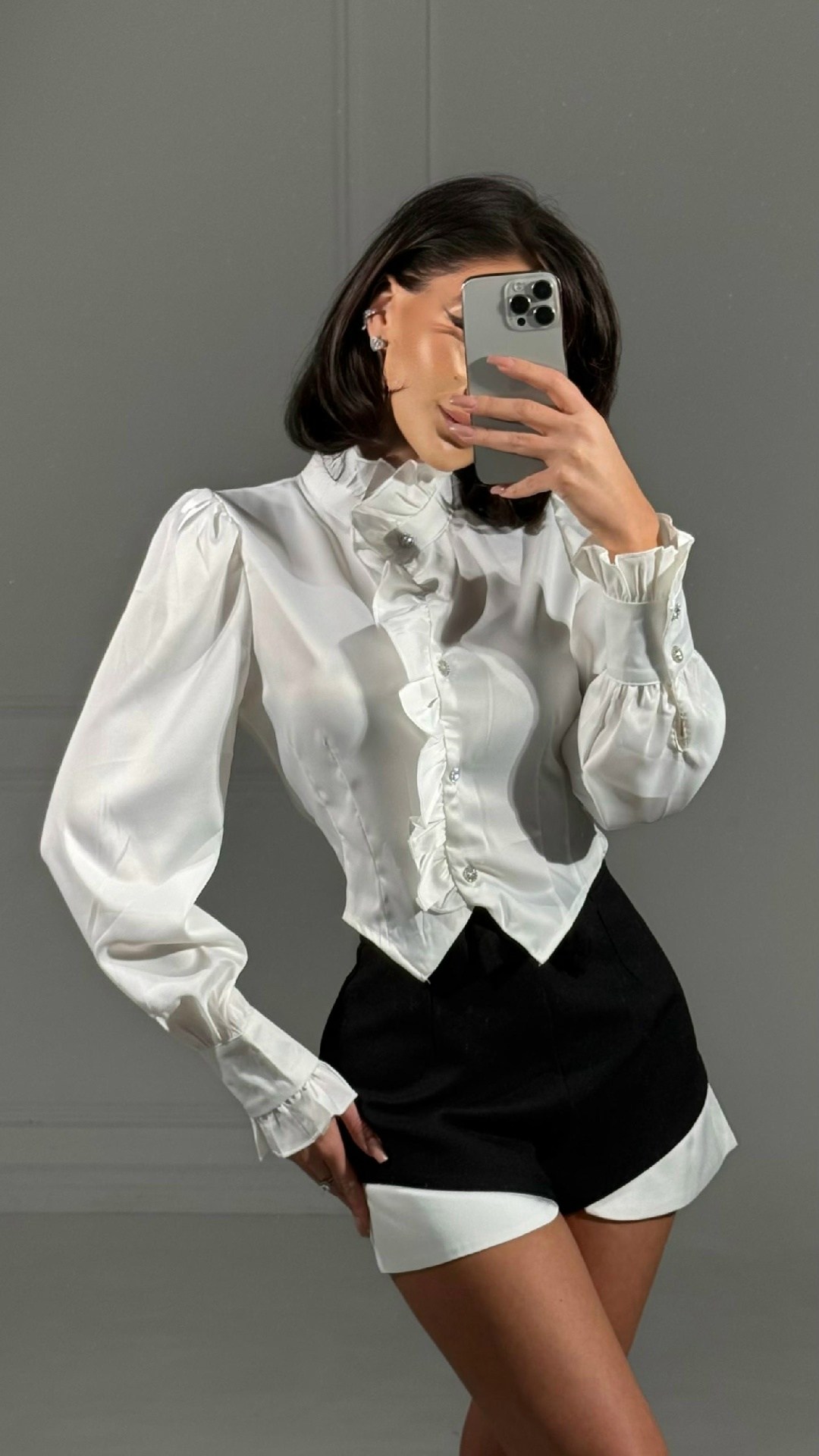 блузка женская,стиль одежды,атласная блузка с рюшами,белая блузка с жабо,рубашка викторианская