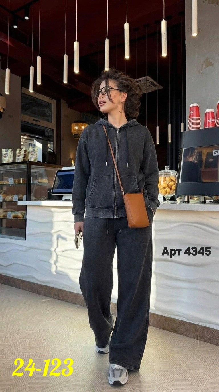 костюм спортивный,костюм велюровый женский,велюровый костюм,женский костюм,костюм спортивный женский