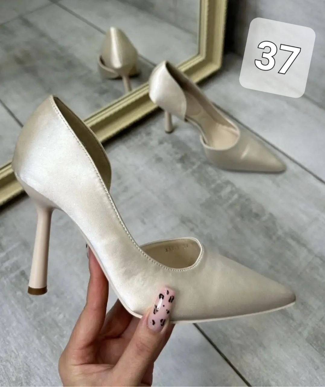 женские босоножки,босоножки женские на низком каблуке,красные босоножки,туфли женские,босоножки на низком каблуке