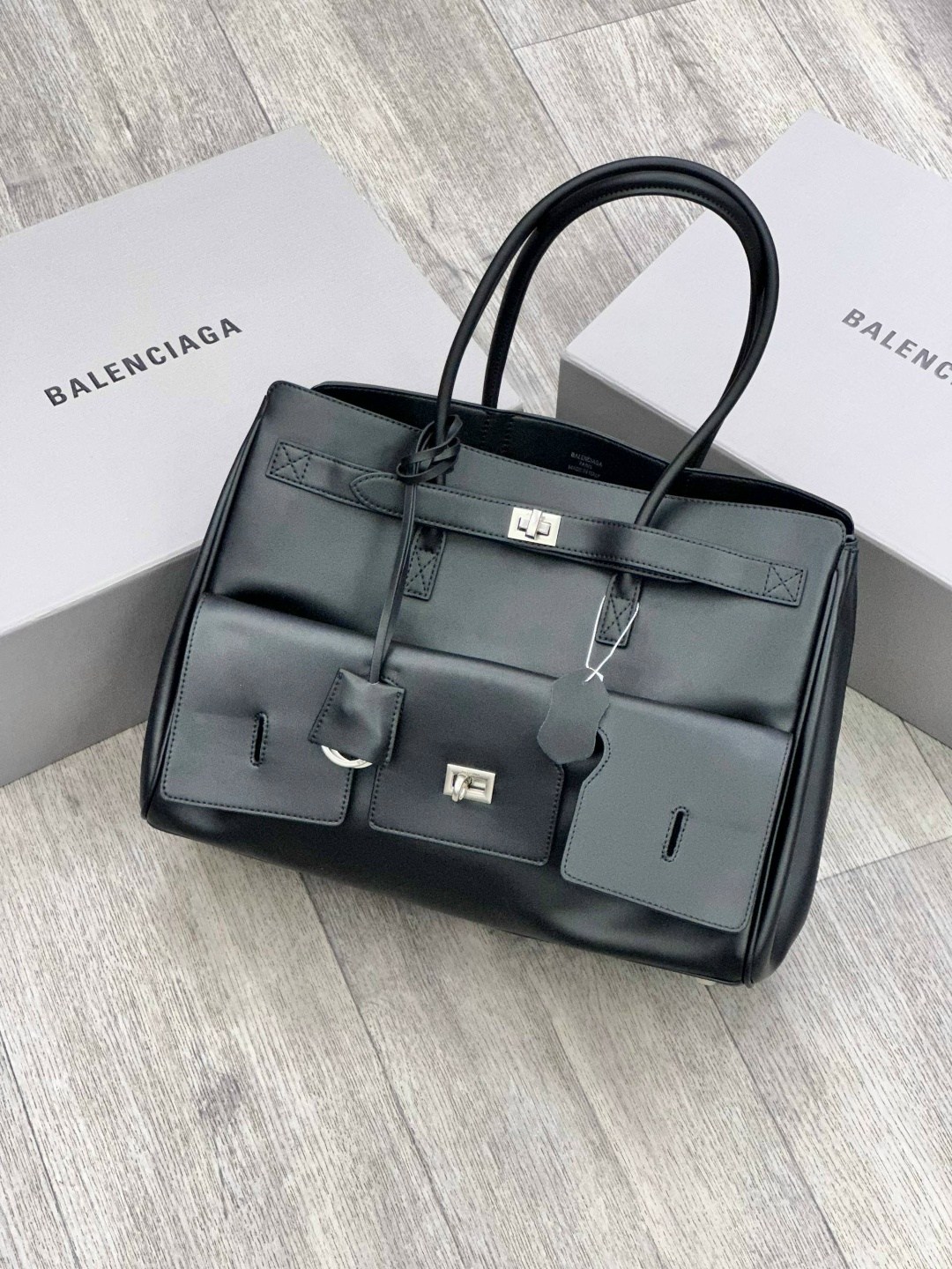 сумка balenciaga,сумка,женская сумка balenciaga,модная сумка,сумка женская