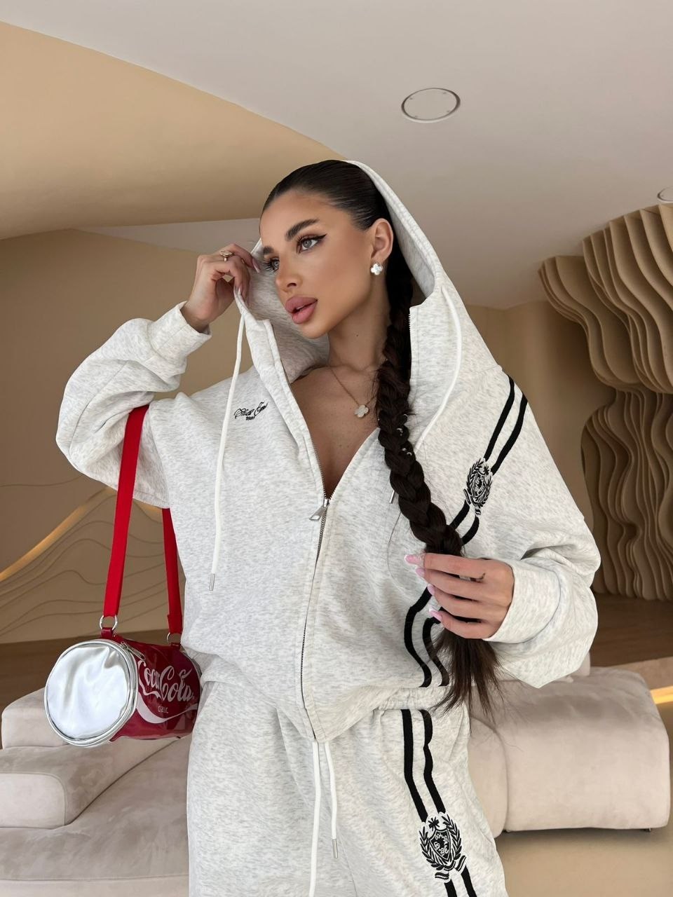 спортивный костюм адидас красный женский,красный костюм адидас ориджинал,loro piana женский красный костюм,женский спортивный костюм,красный женский спортивный костюм adidas