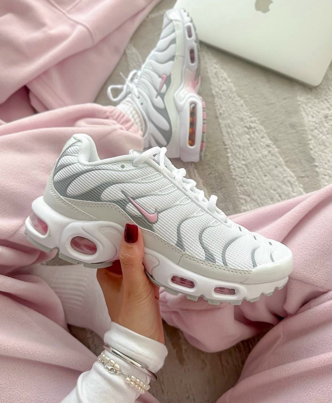 кроссовки спортивные air max tn plus nike,кроссовки летние спортивные nike air max tn plus,кроссовки спортивные air max plus nike,кроссовки женские air max tn plus nike,найк тн плюс air max plus tn wh