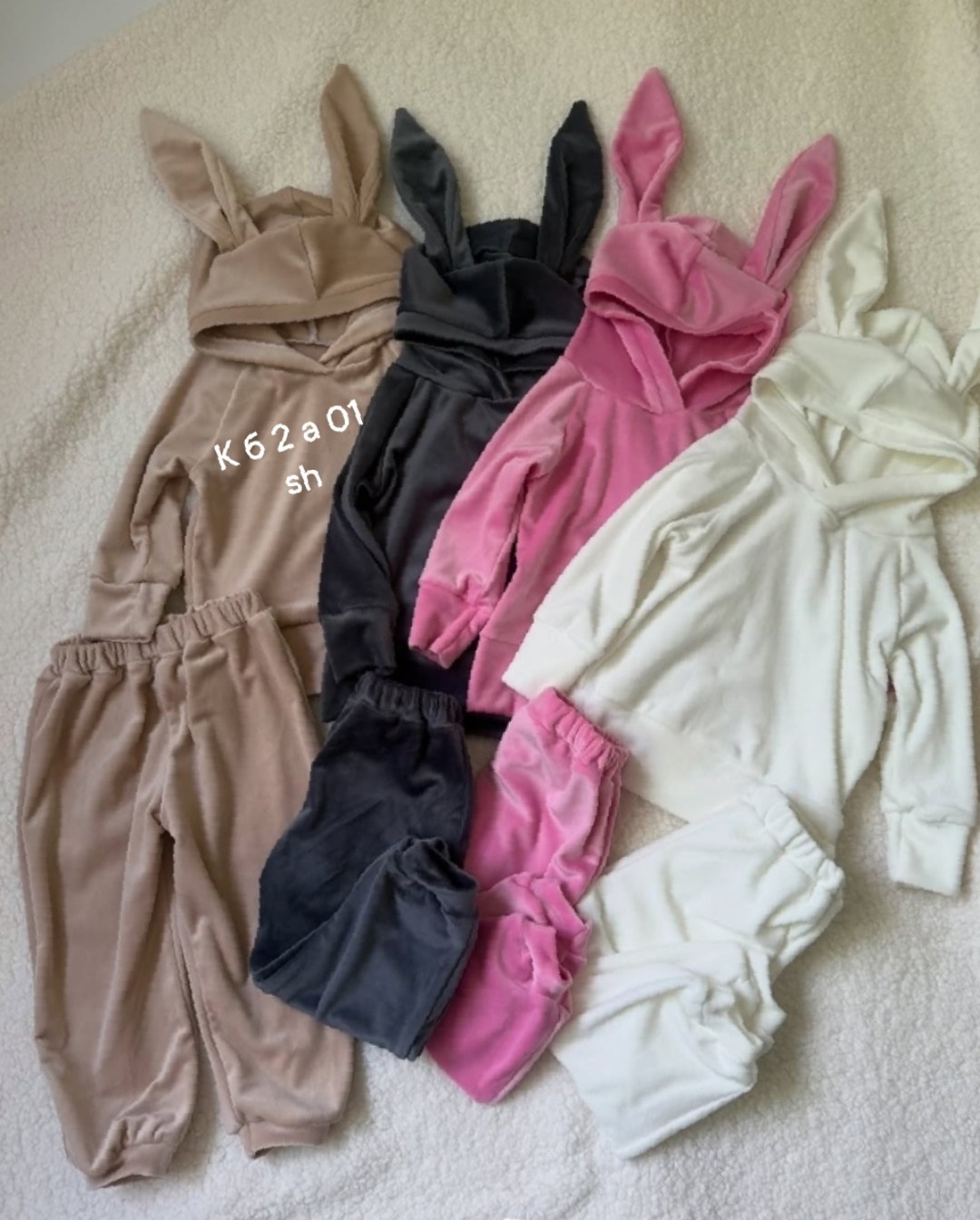 детские костюмы,костюм для девочек,костюм с ушками,костюм спортивный,костюм