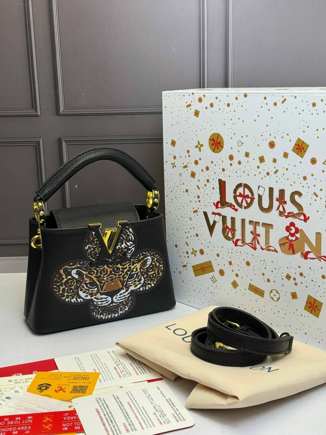 сумка женская louis vuitton,сумка louis vuitton,сумка louis vuitton capucines,louis vuitton сумка на плечо,louis vuitton бежевая кожаная сумка с короткими ручками capucines для женщин