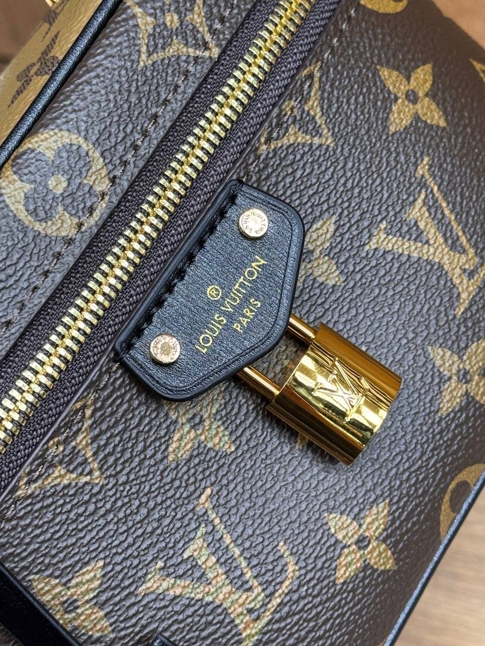 сумка женская louis vuitton,louis vuitton сумка,louis vuitton женская сумка через плечо с,louis vuitton сумка на плечо ведро,louis vuitton косметичка