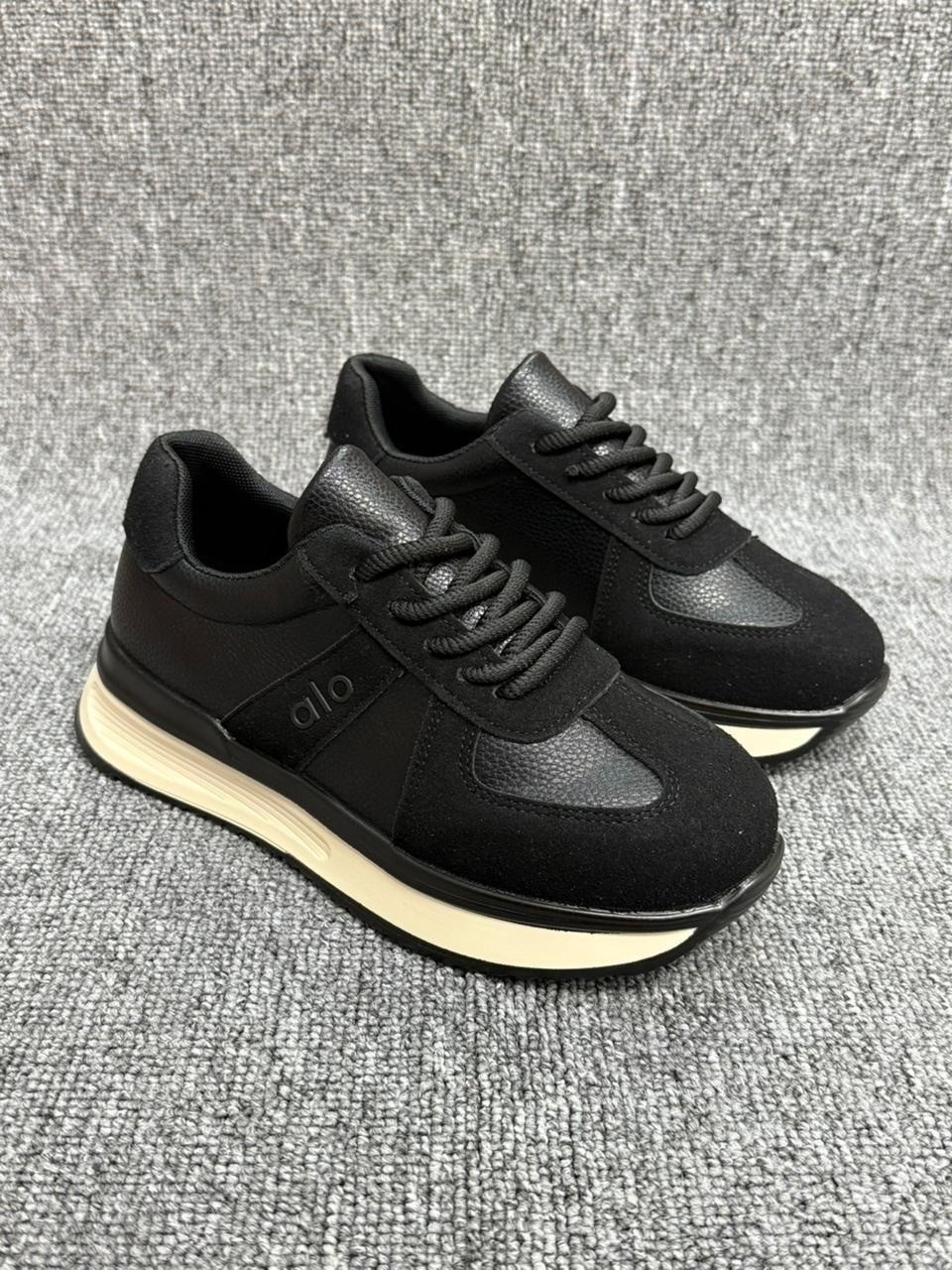 кроссовки бежевые,женские кроссовки,, спортивная,замшевые кеды