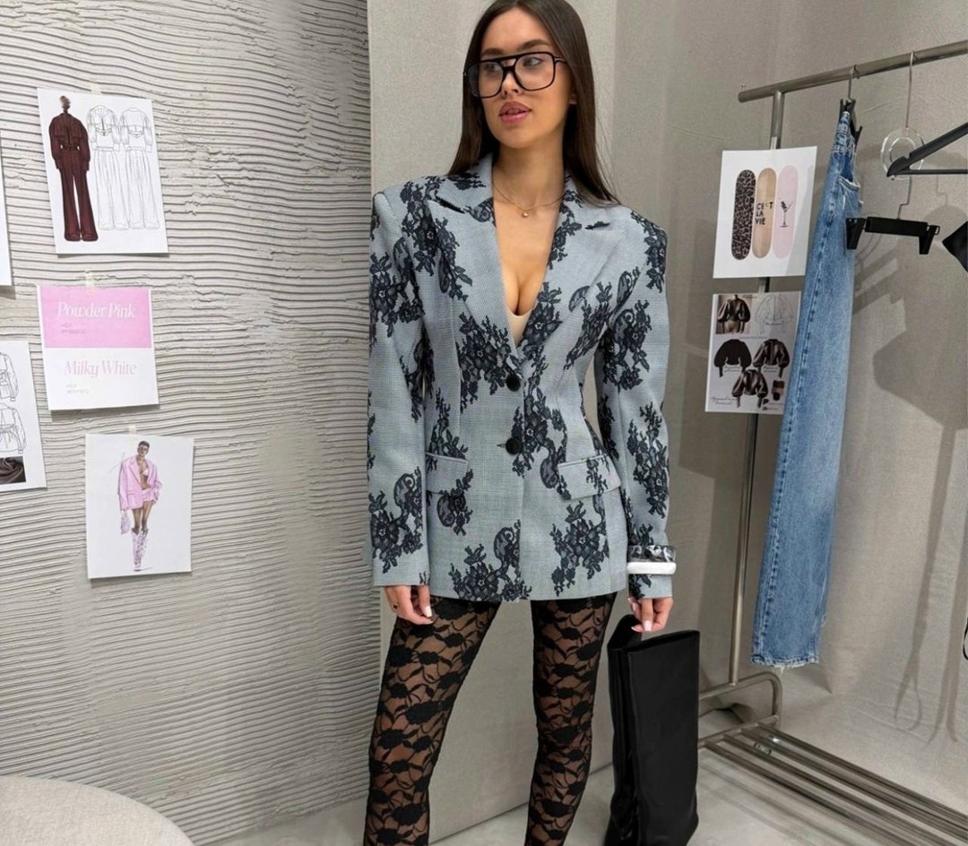 стильные наряды,женский пиджак,приталенный пиджак с змеиным принтом,пиджак