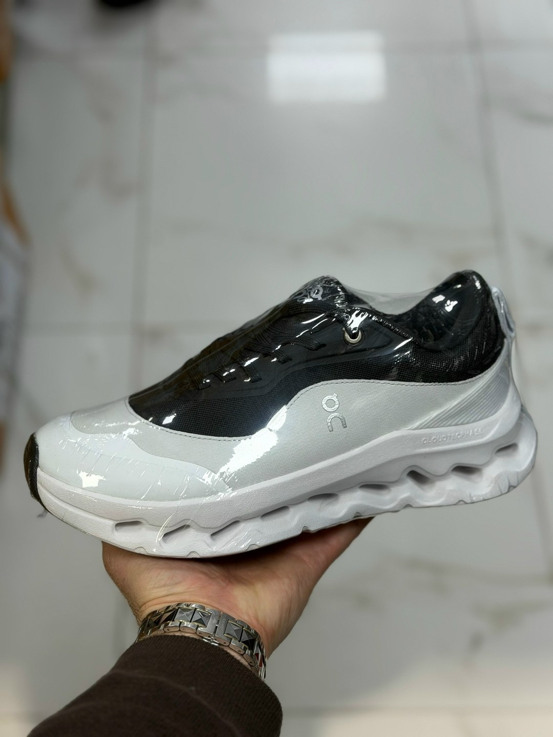 кроссовки,мужские кроссовки, для бега,кроссовки on,кроссовки cloudrunner 2 waterproof on черный