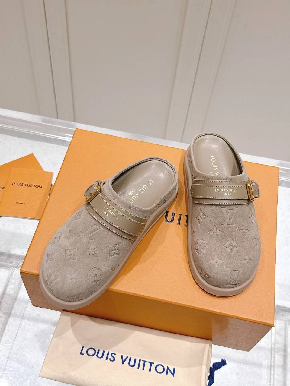 обувь,louis vuitton мюли,тапочки louis vuitton,туфли коричневые луи виттон мужские,модные тапочки