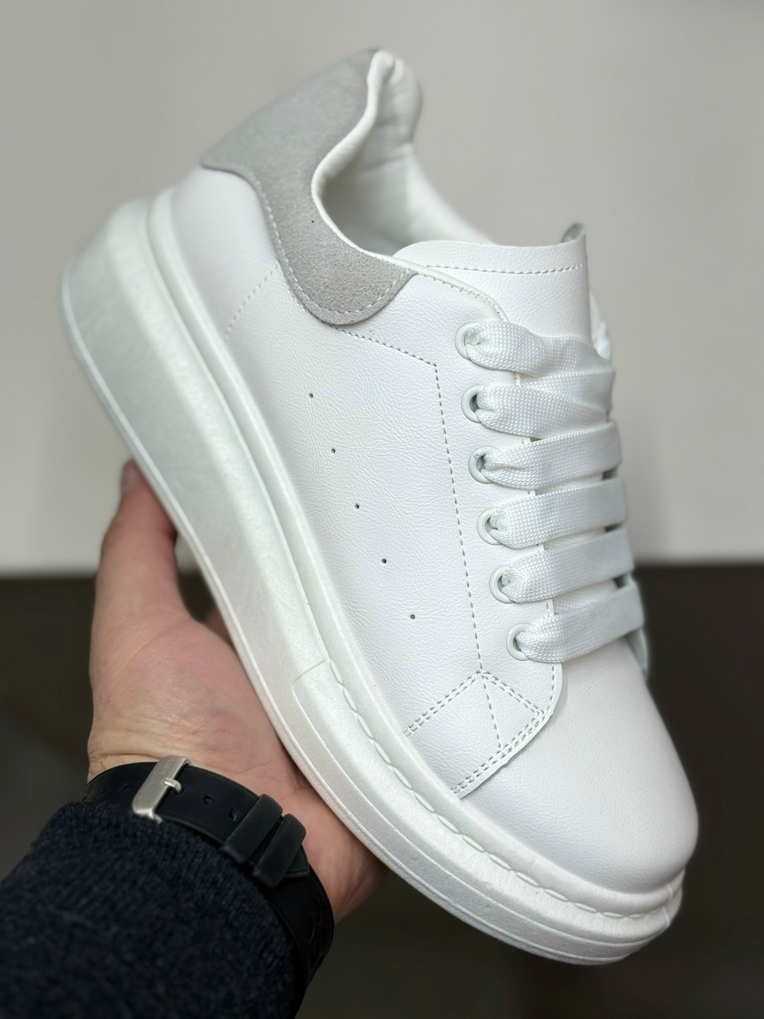 кроссовки alexander mcqueen,alexander mcqueen white/black кроссовки,кроссовки женские alexander mcqueen,кроссовки alexander mcqueen белые, alexander mcqueen женские кроссовки