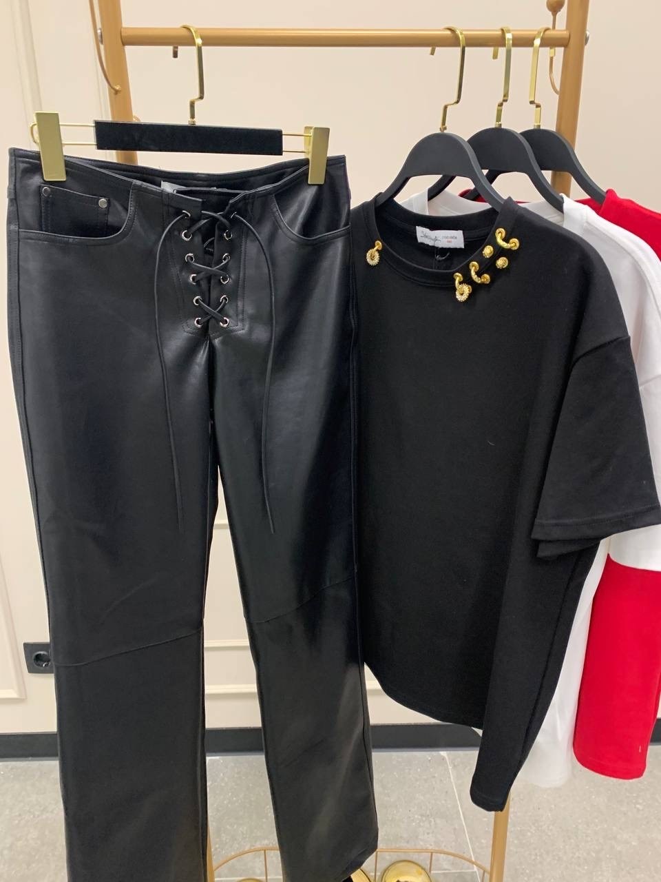 кожаные женские брюки,брюки кожаные,модные кожаные брюки,кожаные штаны,брюки из экокожи