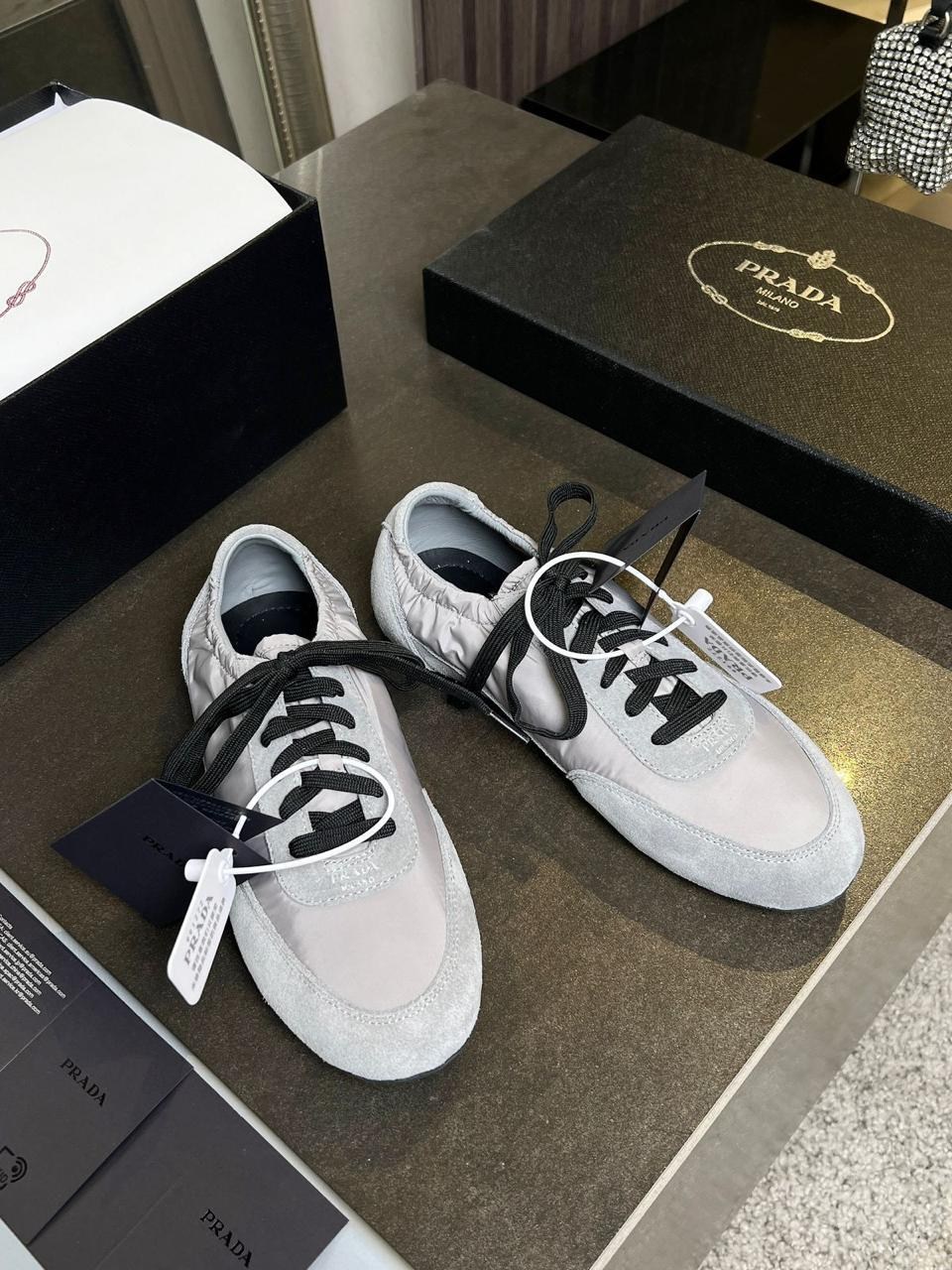 ,кроссовки prada,лоферы prada,prada туфли,кроссовки prada женские