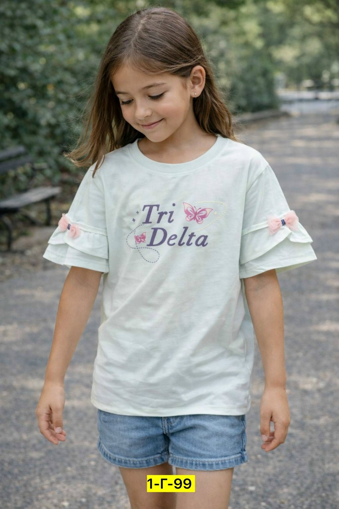 девочка,детей,девочка у реки,маленькая девочка на речке,маленькая девочка