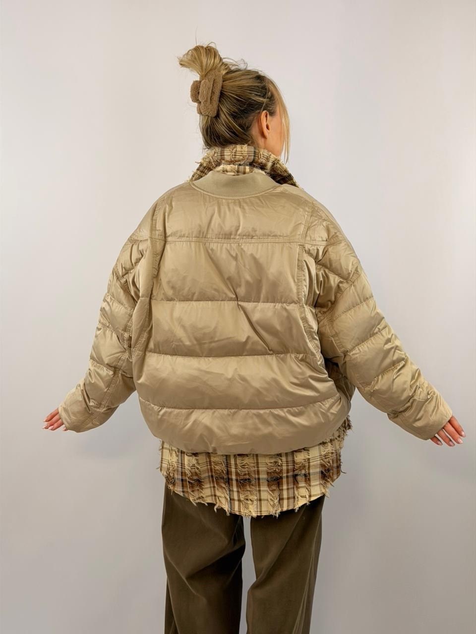 куртка оверсайз,куртка женская,куртка,куртка укороченная,дутая укороченная демисезонная утепленная куртка-пуховик без капюшона с карманами и высоким воротом