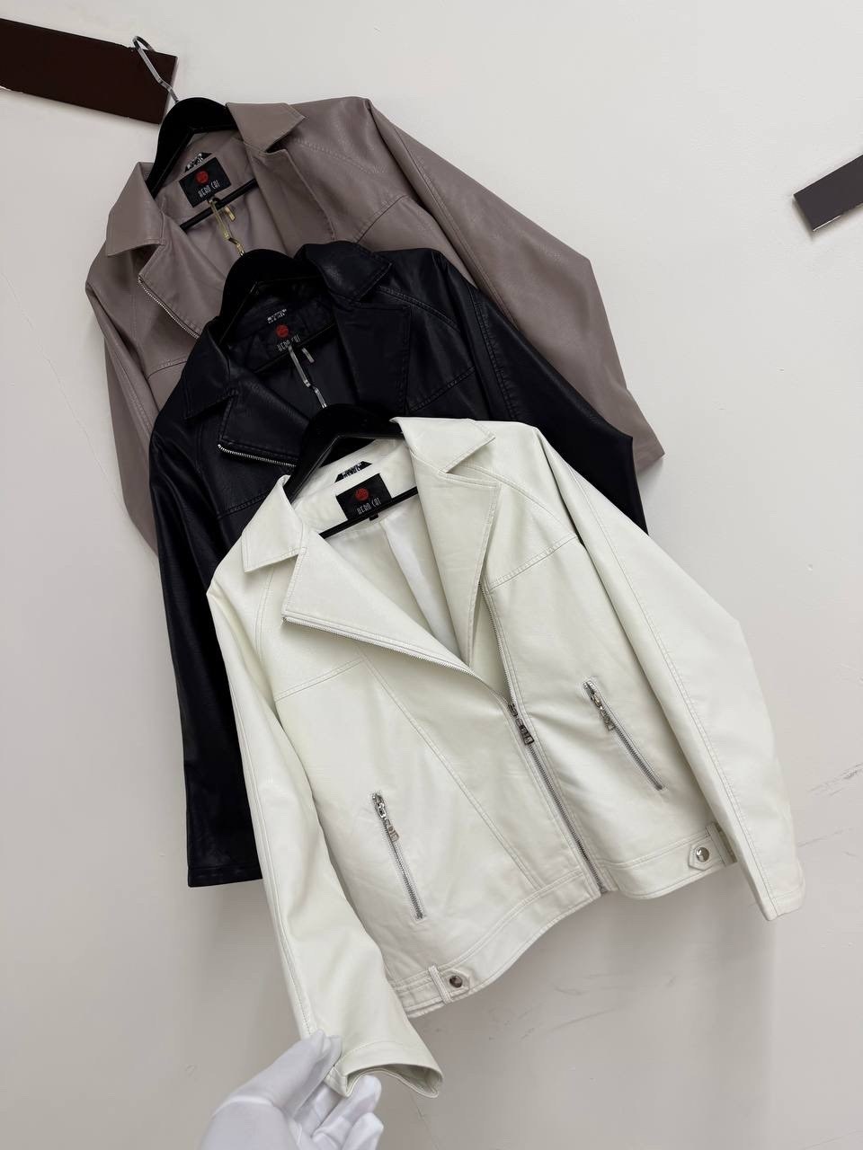 женская куртка из искусственной кожи,кожаная куртка женская,косуха куртка,белая кожаная куртка,женская байкерская куртка из искусственной кожи