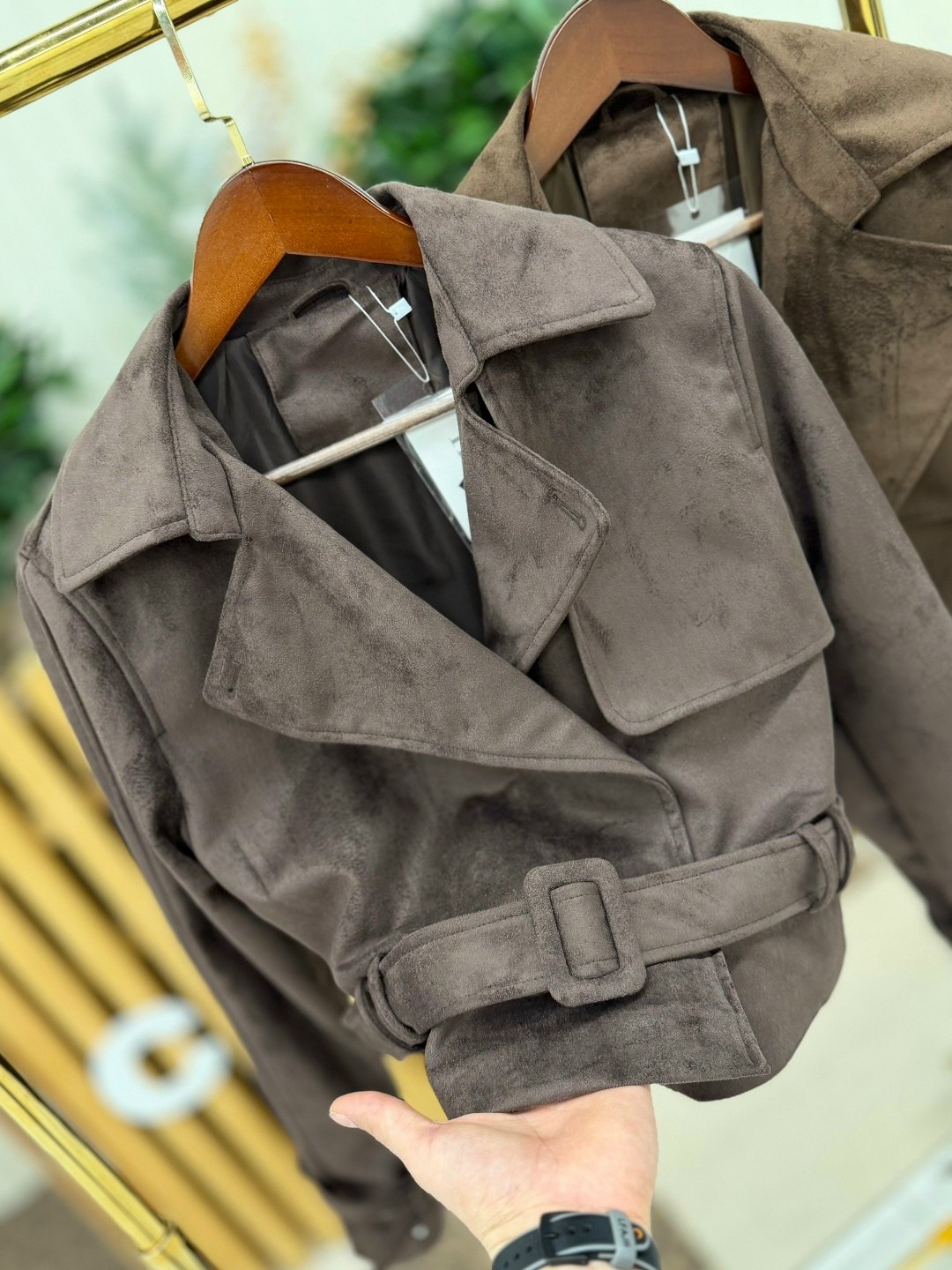 замшевая куртка женская,замшевая куртка,куртка косуха замшевая коричневая с поясом tadari,куртка из замши,классическая коричневая замшевая женская куртка с поясом