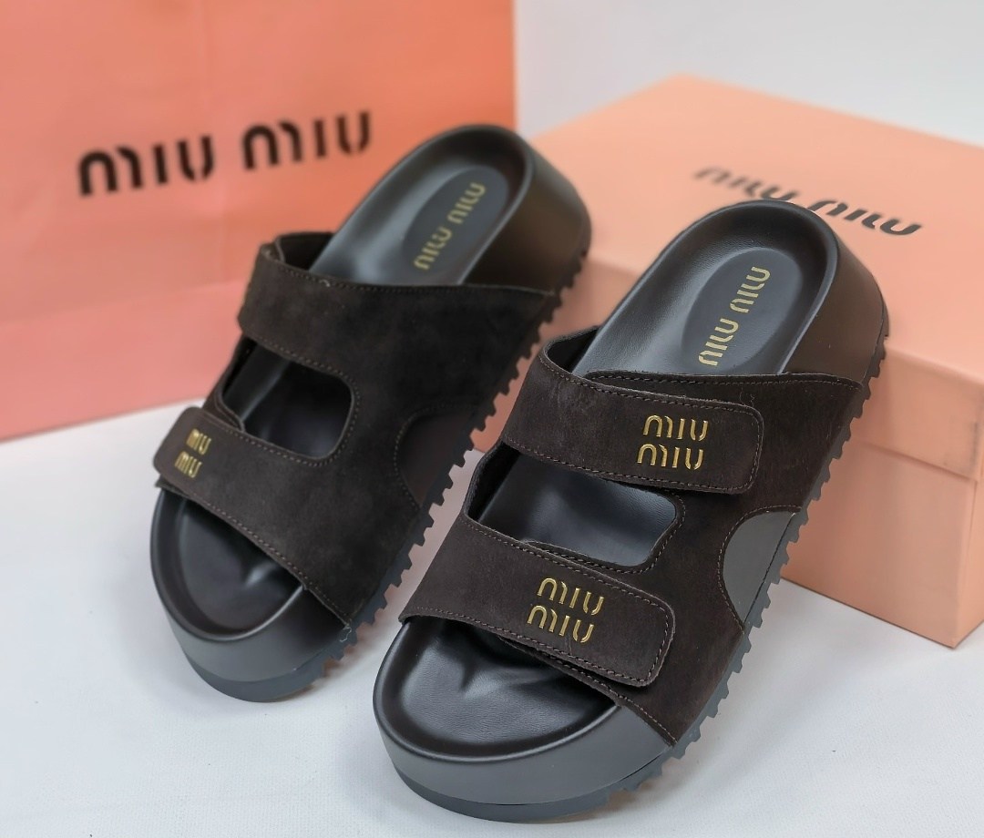шлепки miu miu,шлёпанцы miu miu,шлепанцы коричневые miu miu,сандалии miu miu,кожаные шлепанцы miu miu