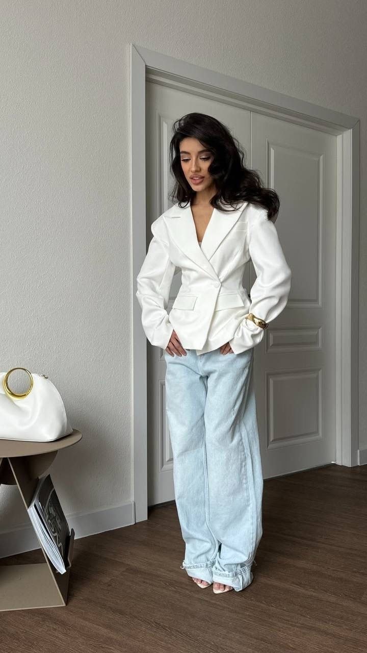 брючный деловой костюм,пиджак белый женский,стильные костюмы,брючный костюм