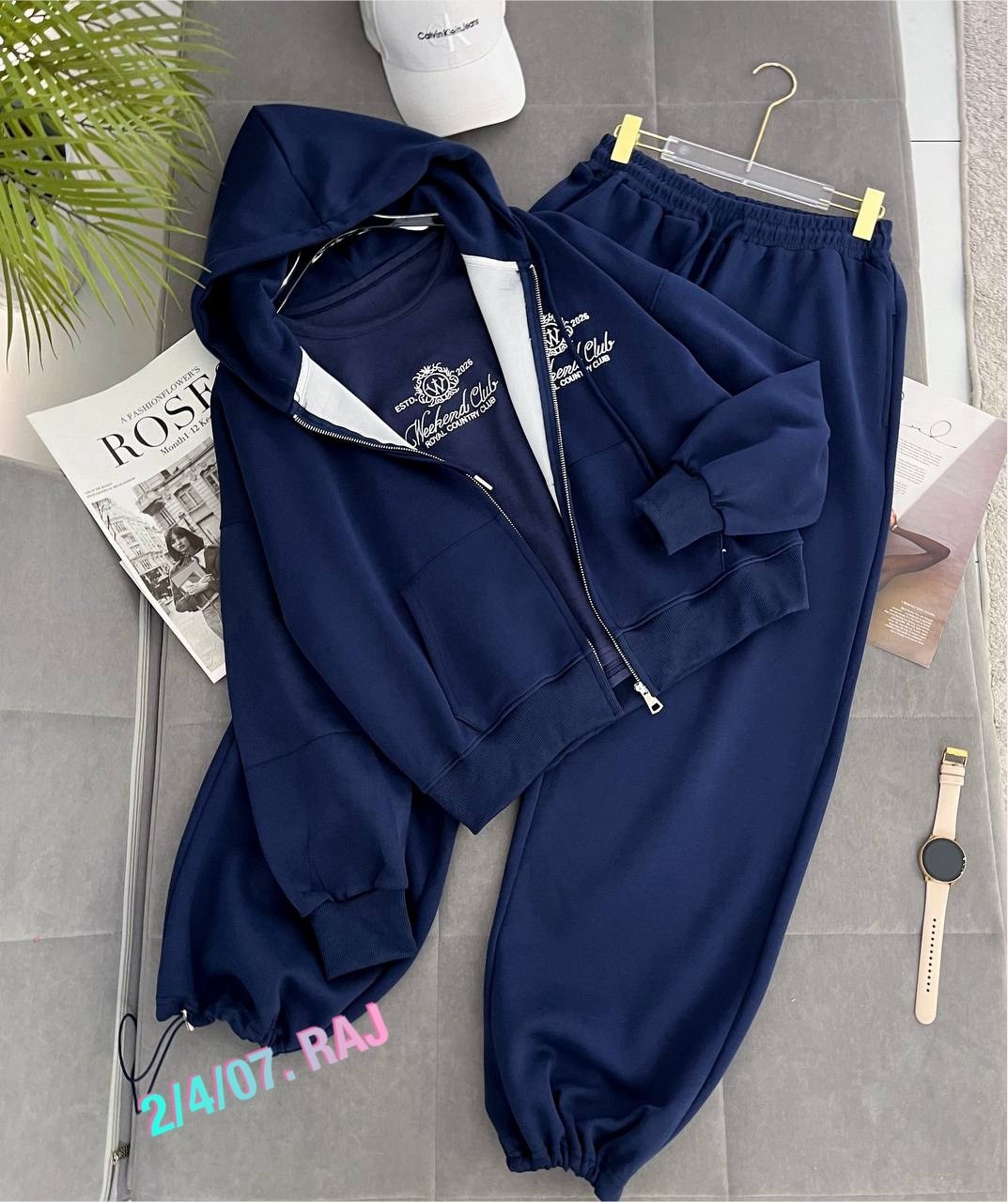 стильный спортивный костюм двойка miu miu,костюм женский спортивный,женский красный костюм miu miu,спортивный костюм,костюм женские спортивные костюмы