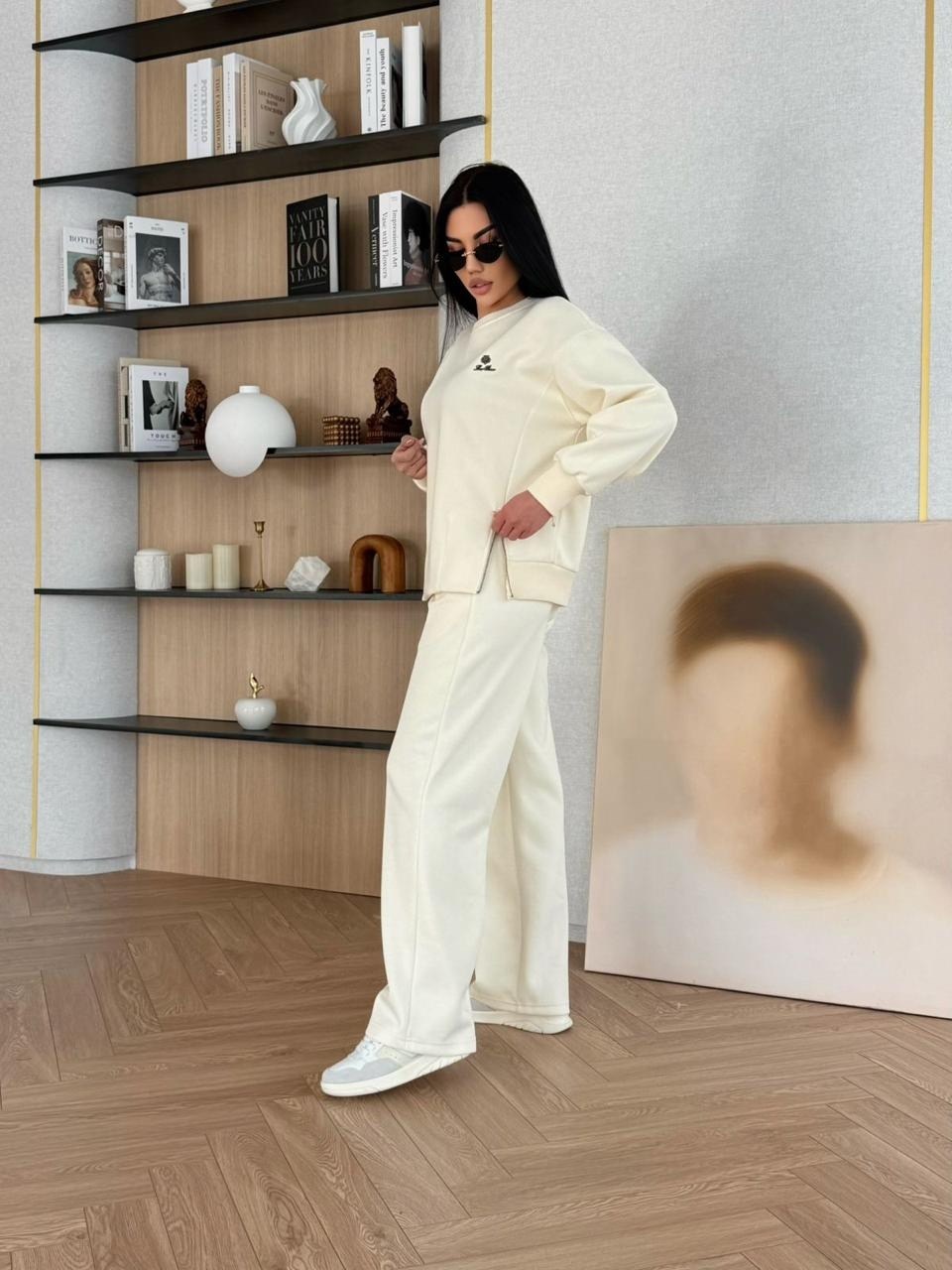 костюм бежевый,женский костюм,костюм молочный,спортивный костюм женский,спортивный костюм