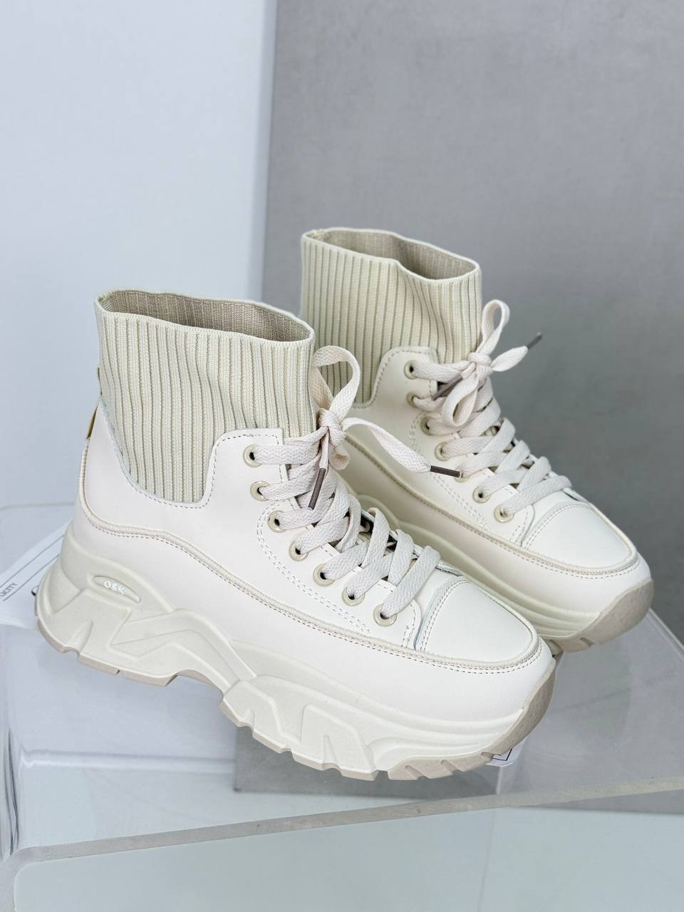 ,ботинки женские,модные ботинки,женская ,женские кроссовки