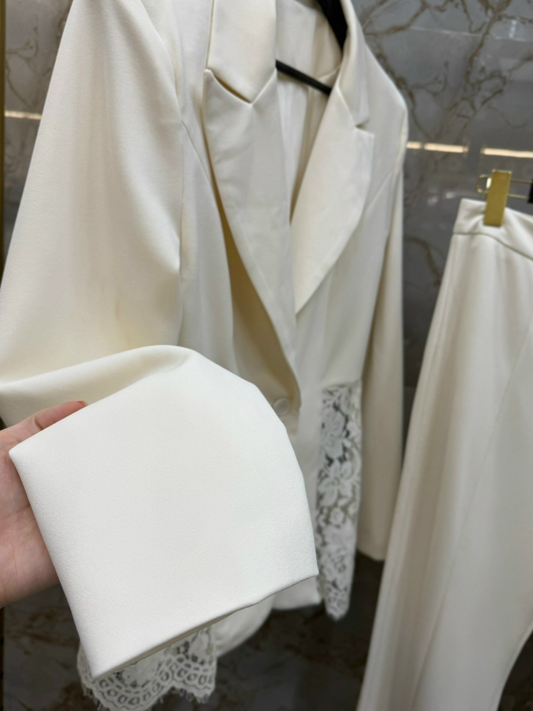 костюм классический,брючный костюм женский,женский костюм,брючный костюм двойка классический,женский дизайнерский костюм элегантный кружевной блейзер и брюки-клеш