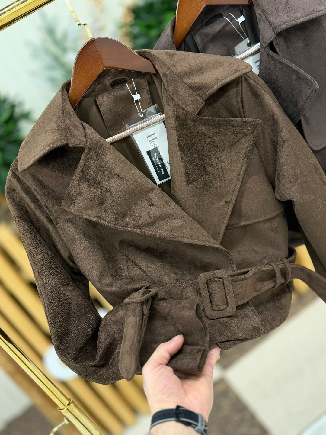 замшевая куртка женская,замшевая куртка,куртка косуха замшевая коричневая с поясом tadari,куртка из замши,классическая коричневая замшевая женская куртка с поясом