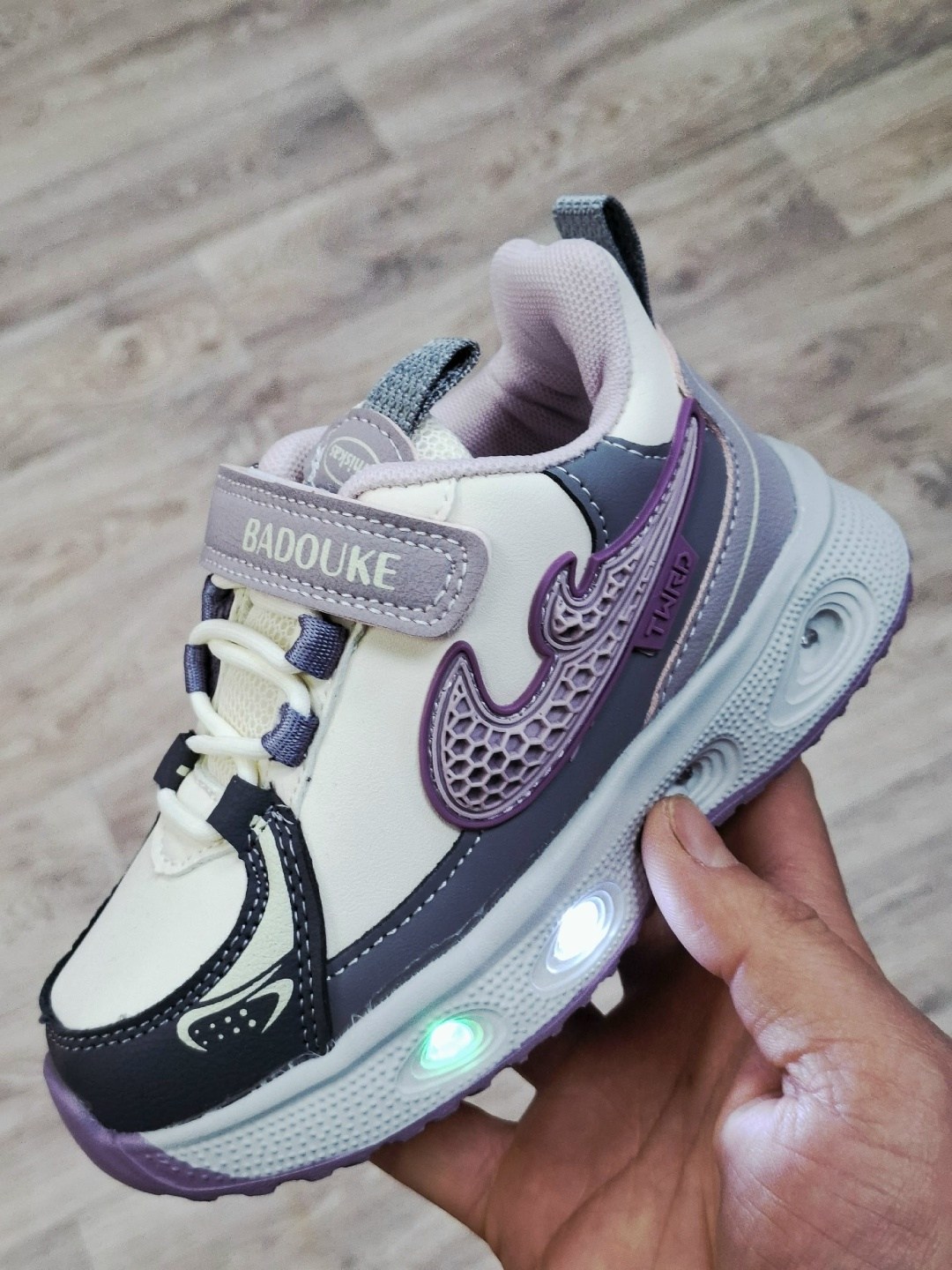 детские кроссовки,кроссовка детская,кроссовки для девочек,детские кроссовки для девочек,кроссовки светящиеся