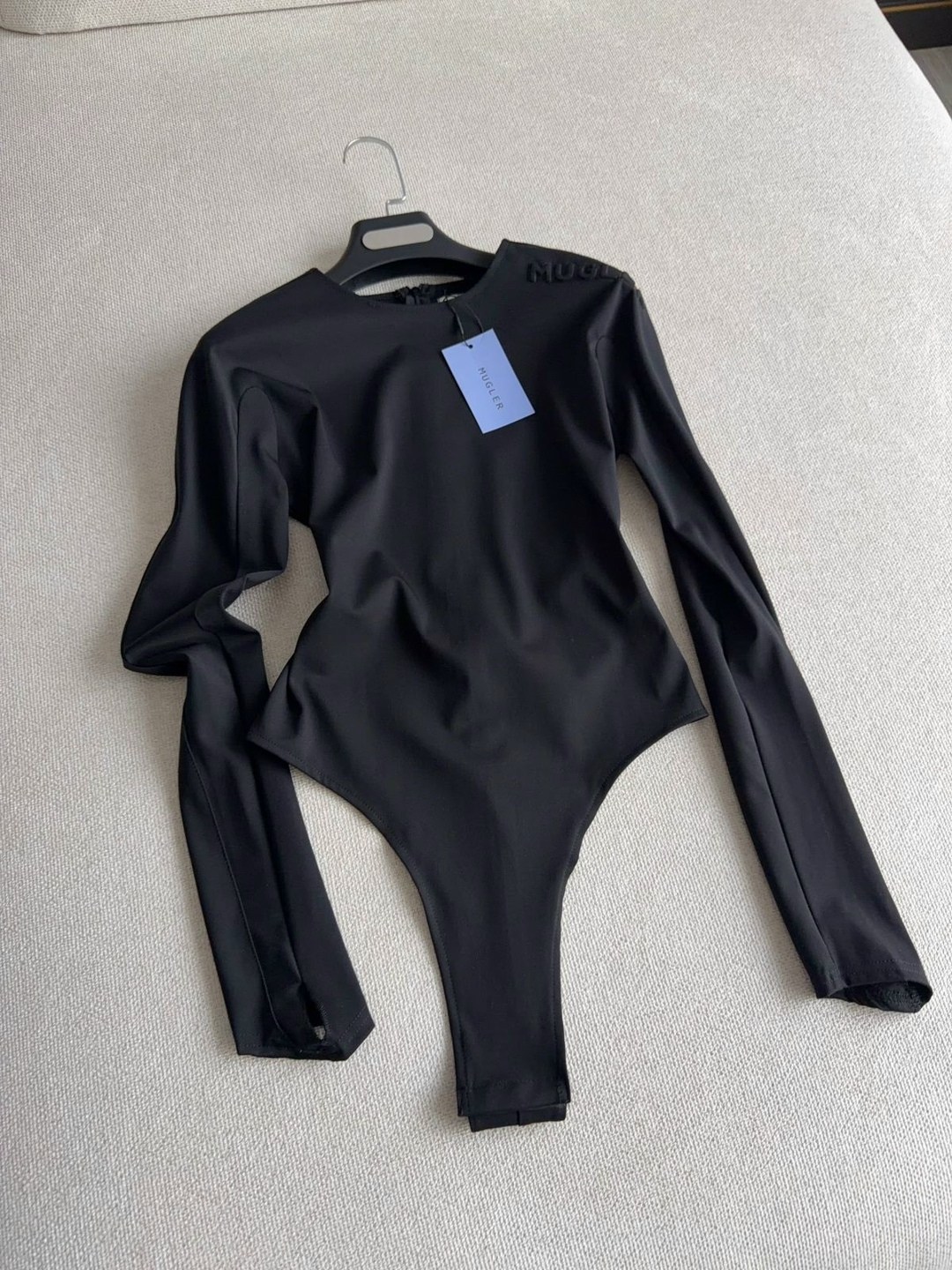 светлые брюки,бежевые брюки,модные брюки,брюки с принтом,джинсы брюки