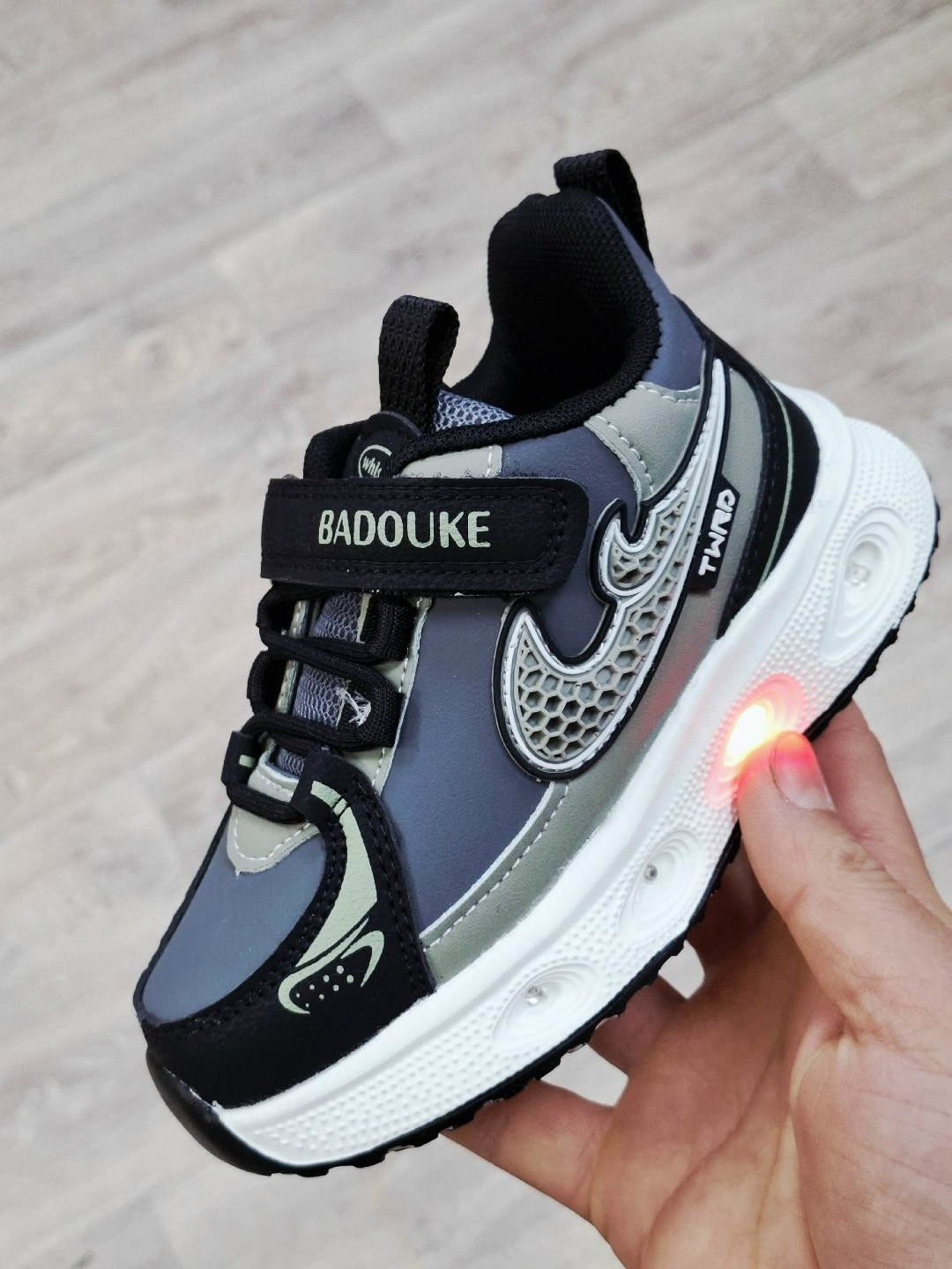 детские кроссовки,кроссовка детская,кроссовки для девочек,детские кроссовки для девочек,кроссовки светящиеся