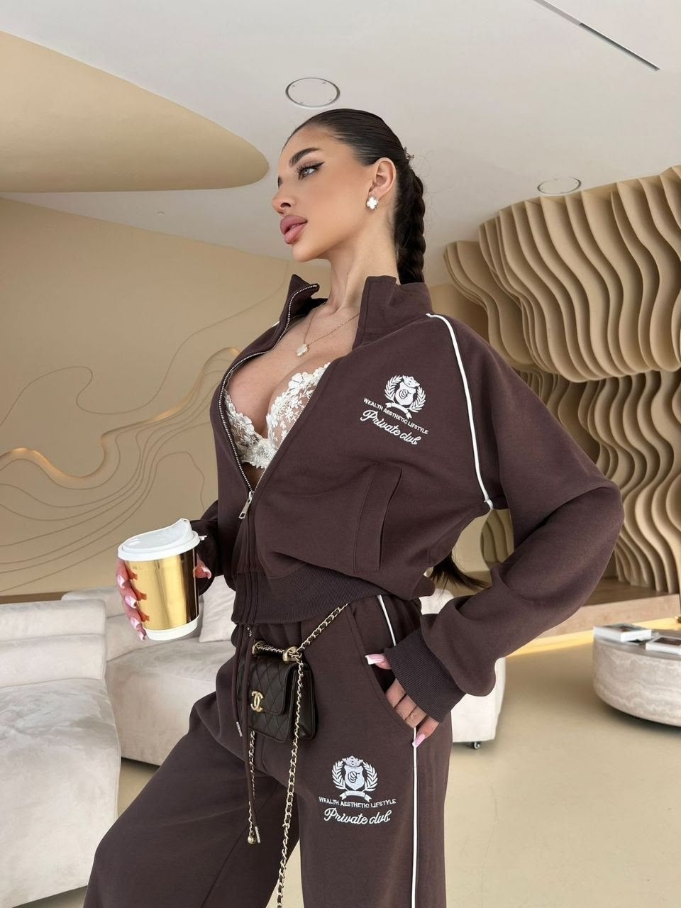 женский спортивный костюм,белый спортивный костюм в стиле celine,стильные костюмы,костюм спортивный,женский костюм