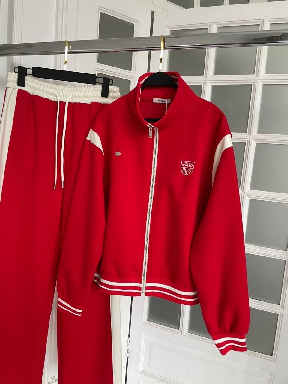 спортивный костюм,красные спортивные женские костюмы,спортивный костюм женский,loro piana женский красный костюм,красные спортивные костюмы