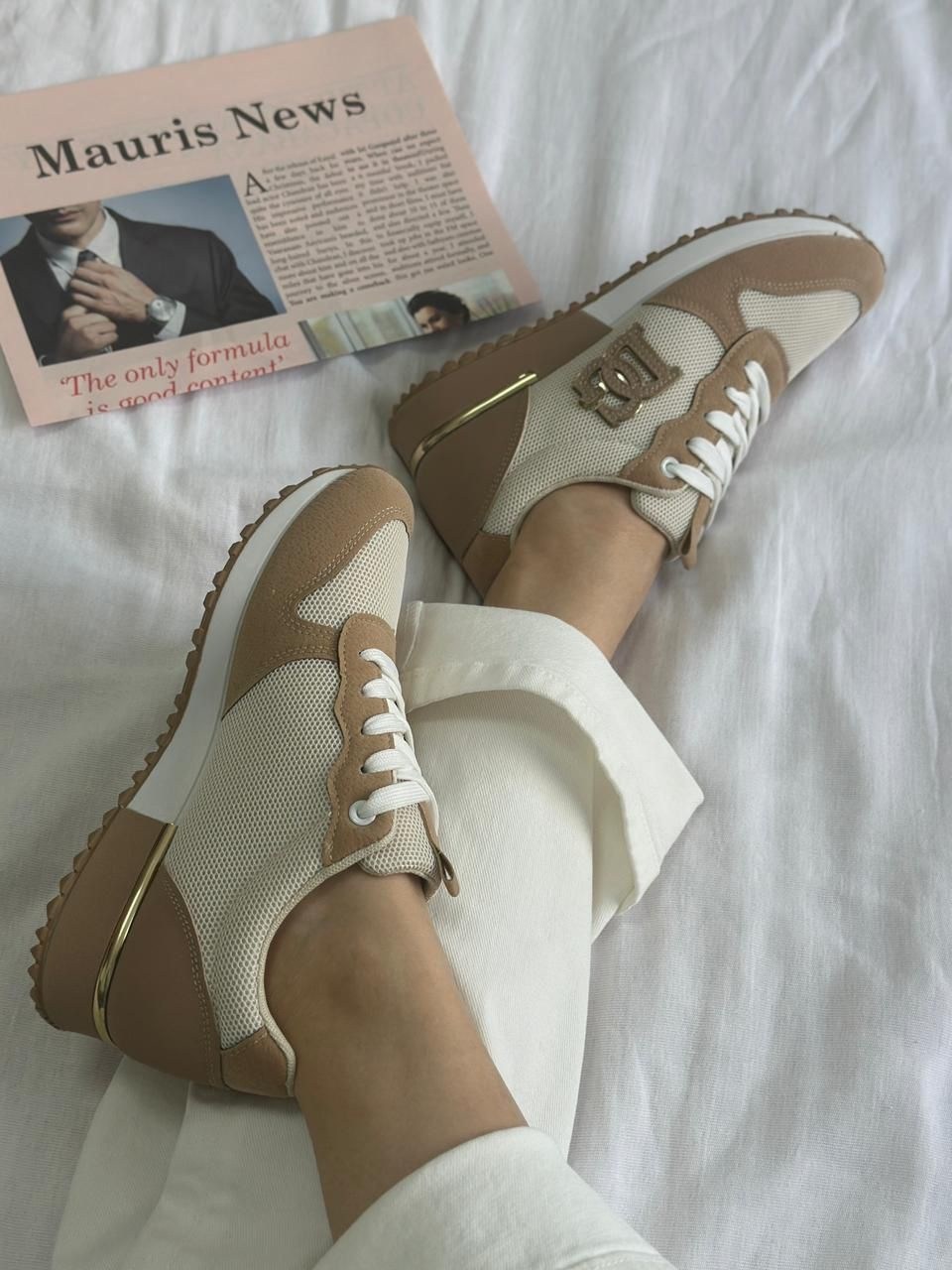 ,женские кроссовки,кроссовки для женщин,бежевые кроссовки,модные кроссовки